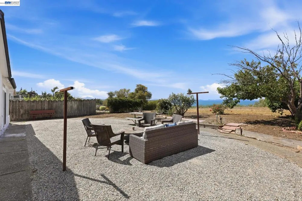 2167 Cypress Ave San Pablo, CA 94806