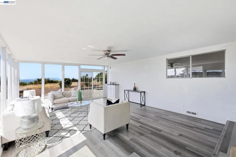 2167 Cypress Ave San Pablo, CA 94806
