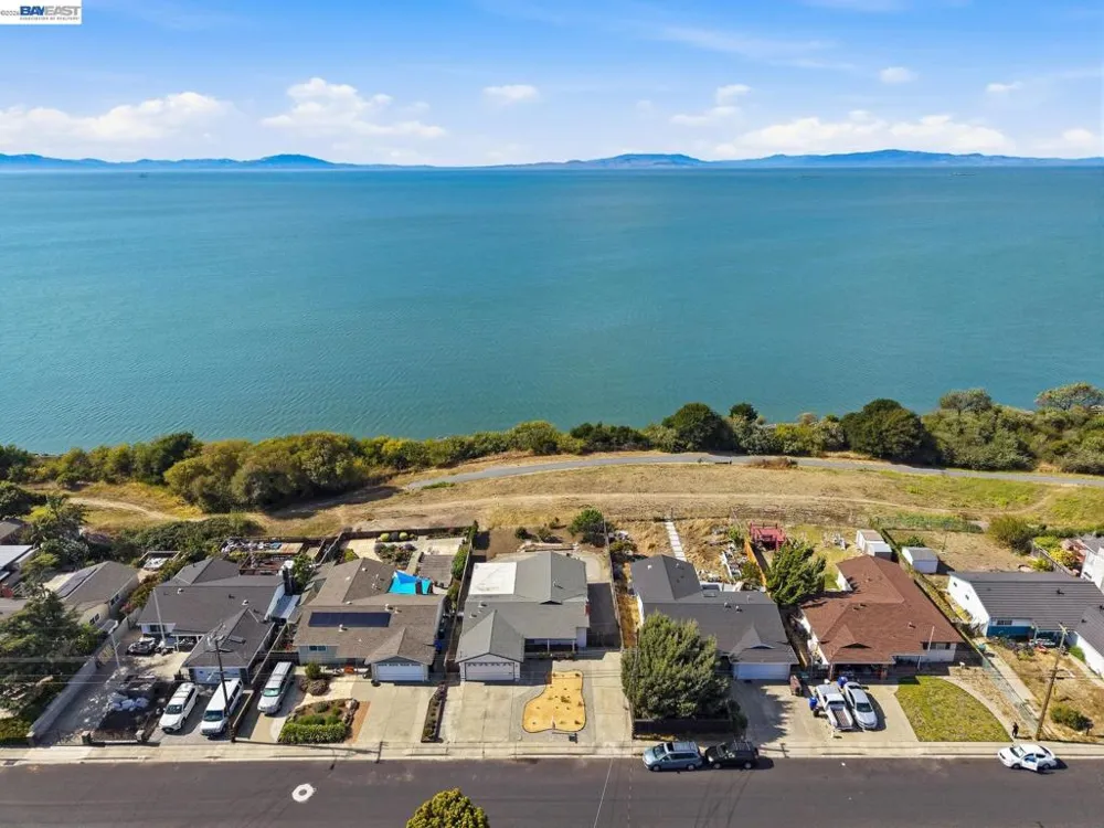 2167 Cypress Ave San Pablo, CA 94806