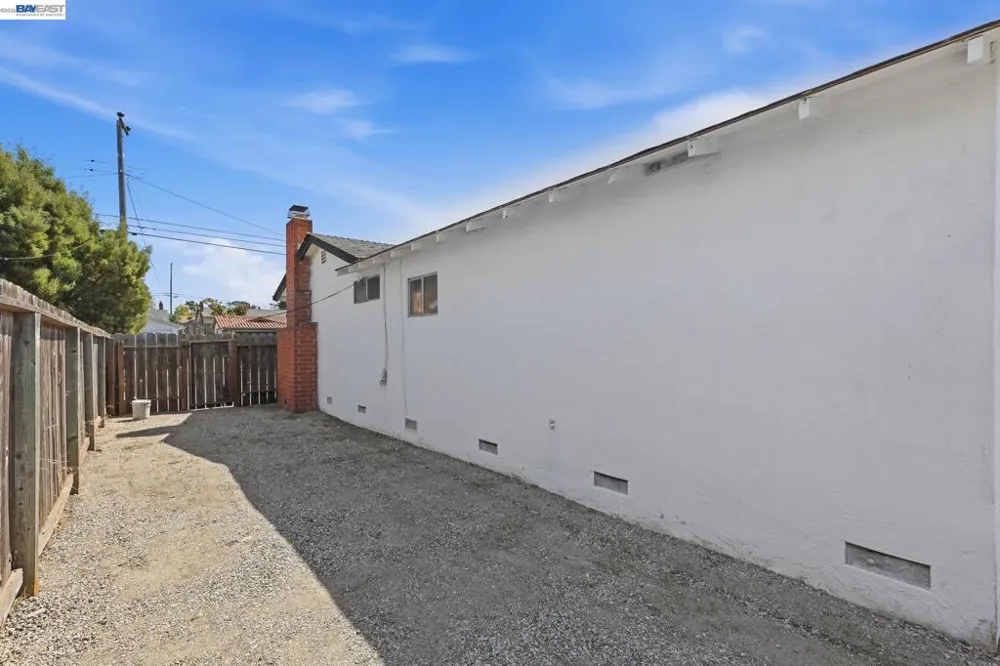 2167 Cypress Ave San Pablo, CA 94806