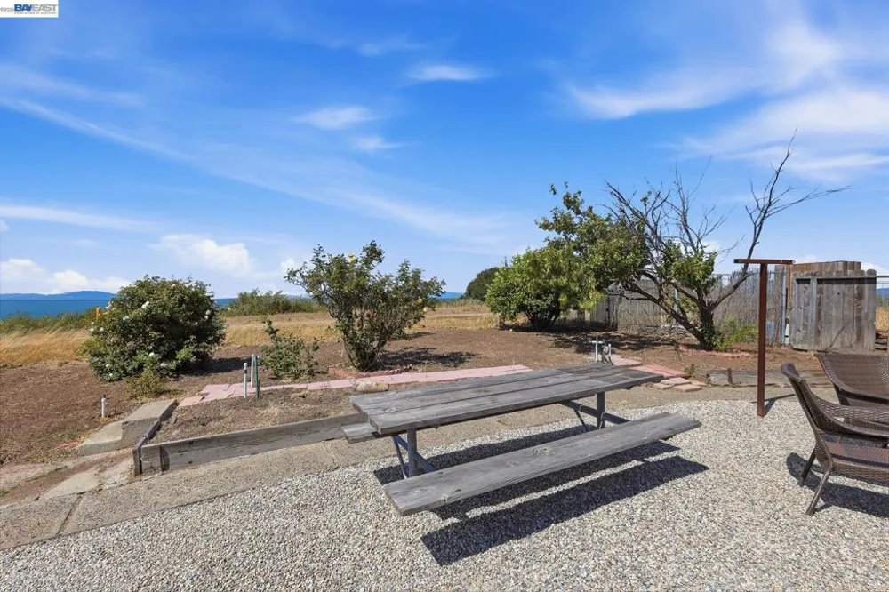 2167 Cypress Ave San Pablo, CA 94806