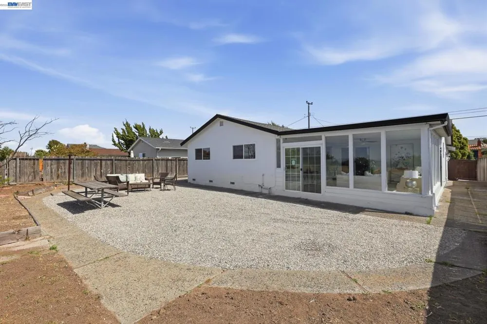 2167 Cypress Ave San Pablo, CA 94806