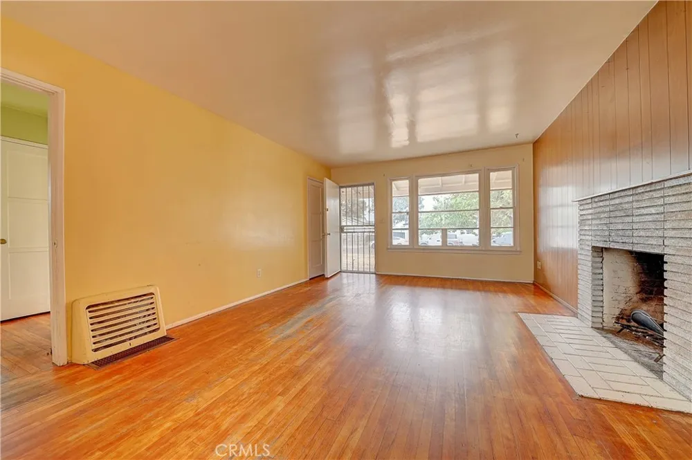 14778 Valencia Avenue Fontana, CA 92335