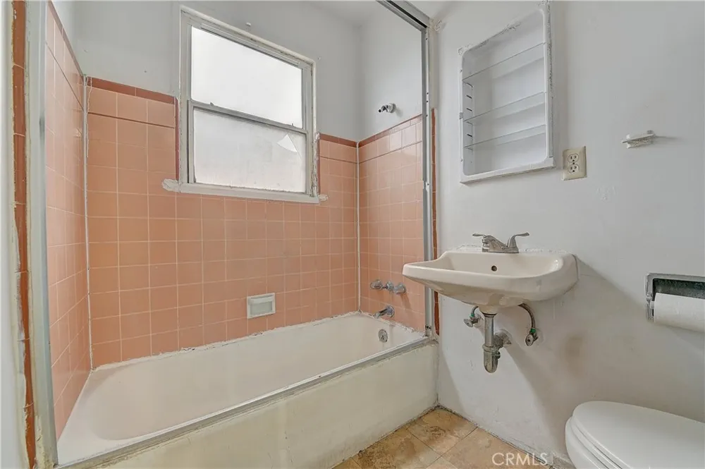 14778 Valencia Avenue Fontana, CA 92335