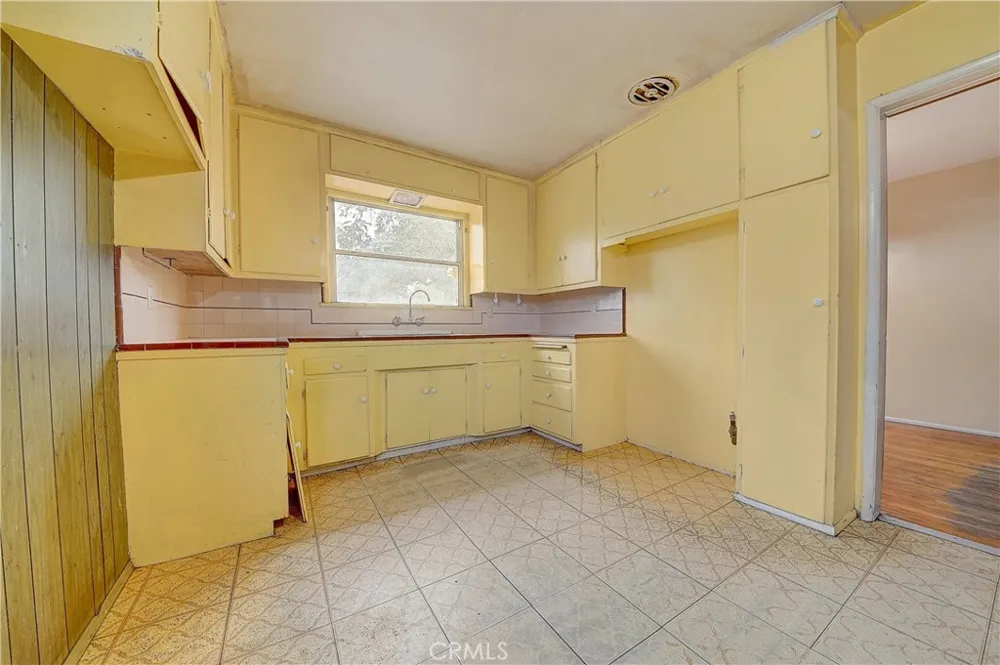 14778 Valencia Avenue Fontana, CA 92335