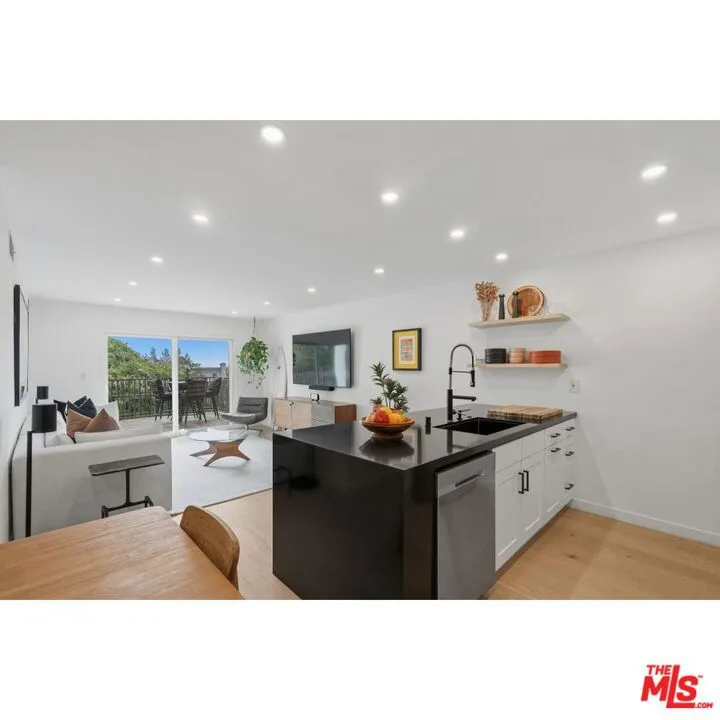 1230 Horn Avenue #305 West Hollywood, CA 90069