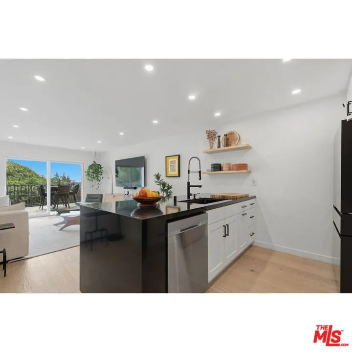 1230 Horn Avenue #305 West Hollywood, CA 90069