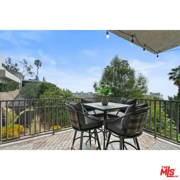 1230 Horn Avenue #305 West Hollywood, CA 90069