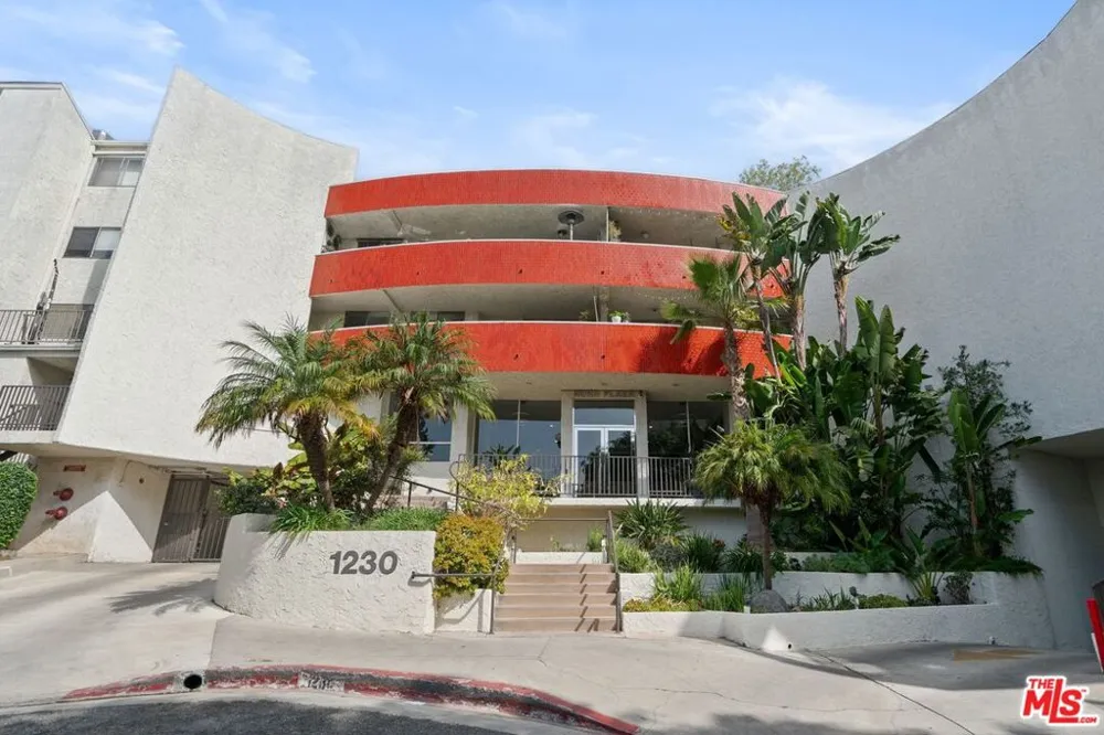 1230 Horn Avenue #305 West Hollywood, CA 90069