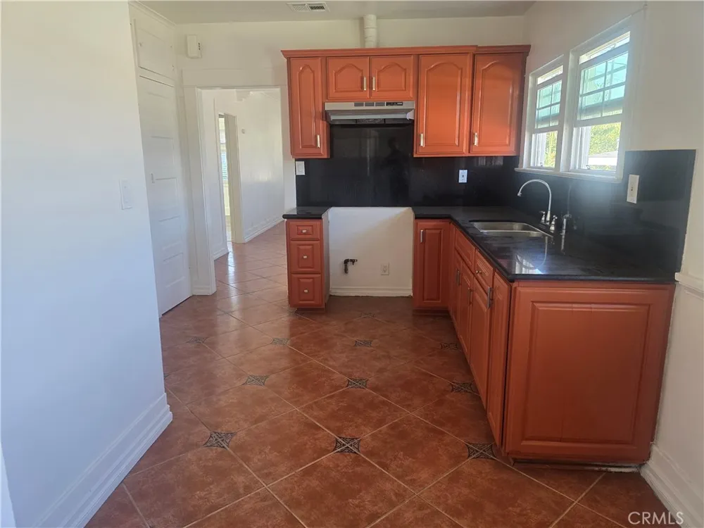 6126 Springvale Los Angeles, CA 90042