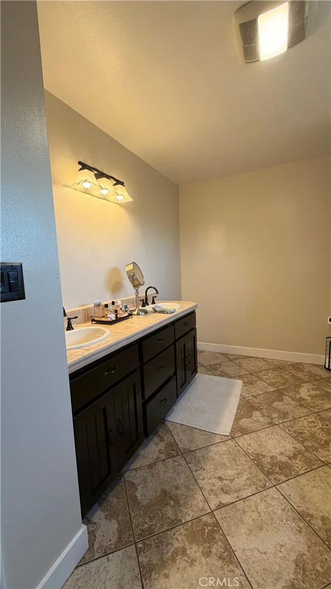 4123 W 139th Hawthorne, CA 90250