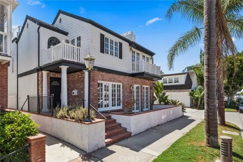 2025 E Balboa