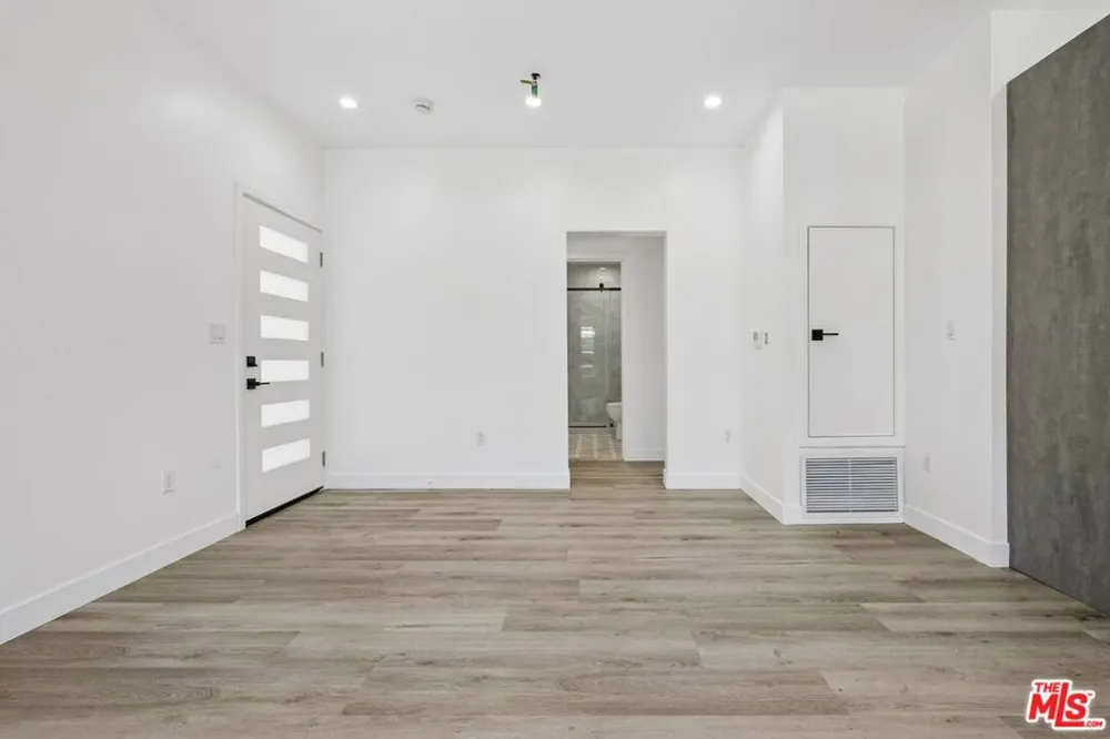 1434 Beverwil #1 Los Angeles, CA 90035