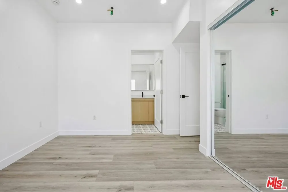 1434 Beverwil #1 Los Angeles, CA 90035
