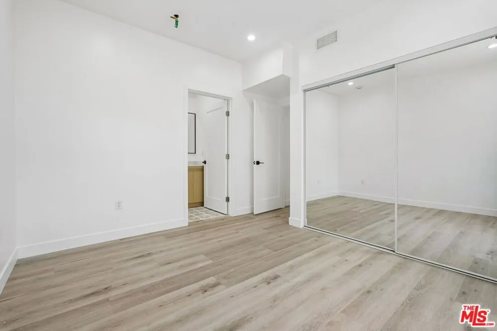 1434 Beverwil #1 Los Angeles, CA 90035