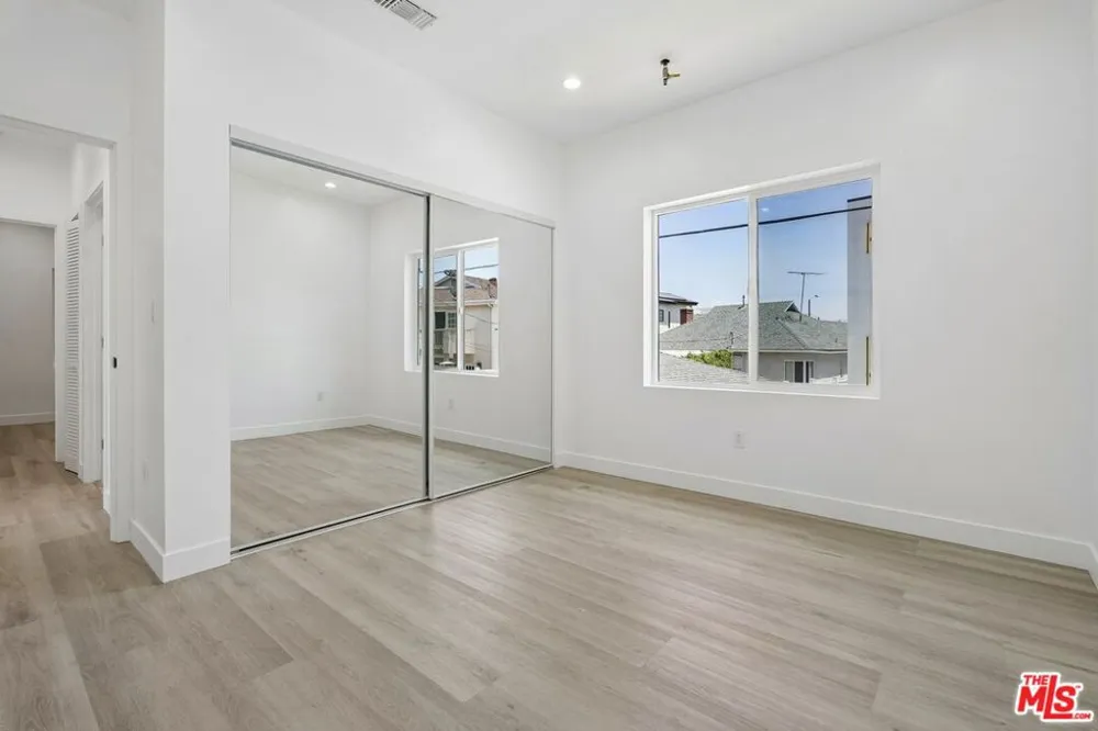 1434 Beverwil Drive #2 Los Angeles, CA 90035