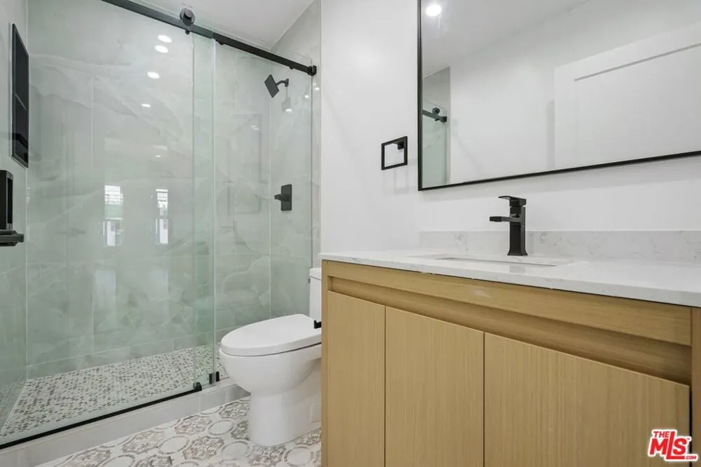 1434 Beverwil Drive #2 Los Angeles, CA 90035