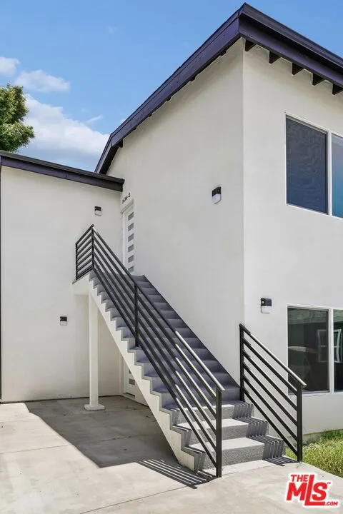 1434 Beverwil Drive #2 Los Angeles, CA 90035