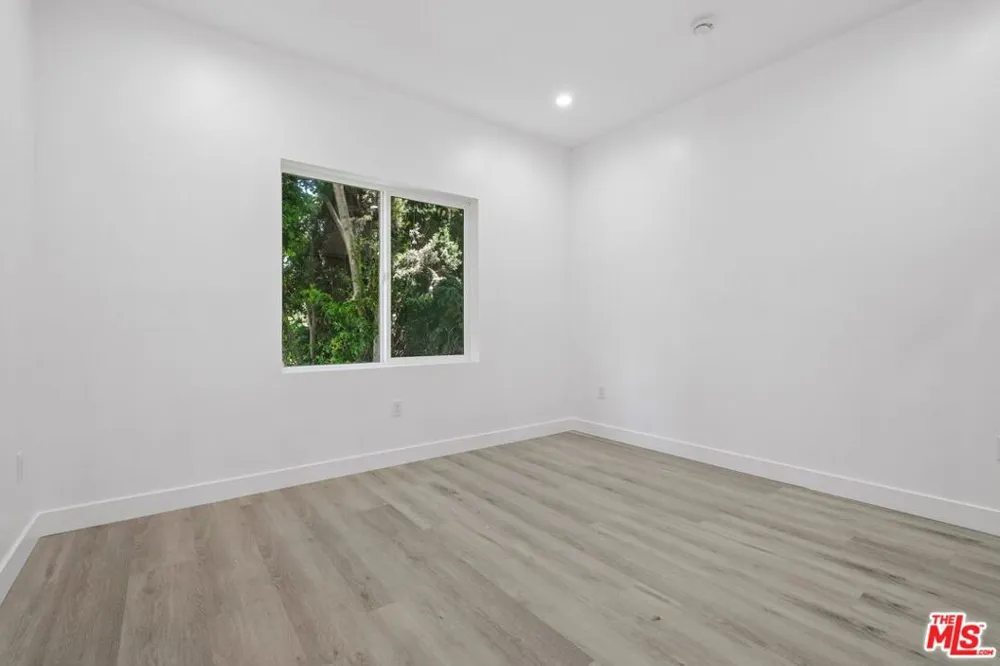 1434 Beverwil Drive #2 Los Angeles, CA 90035