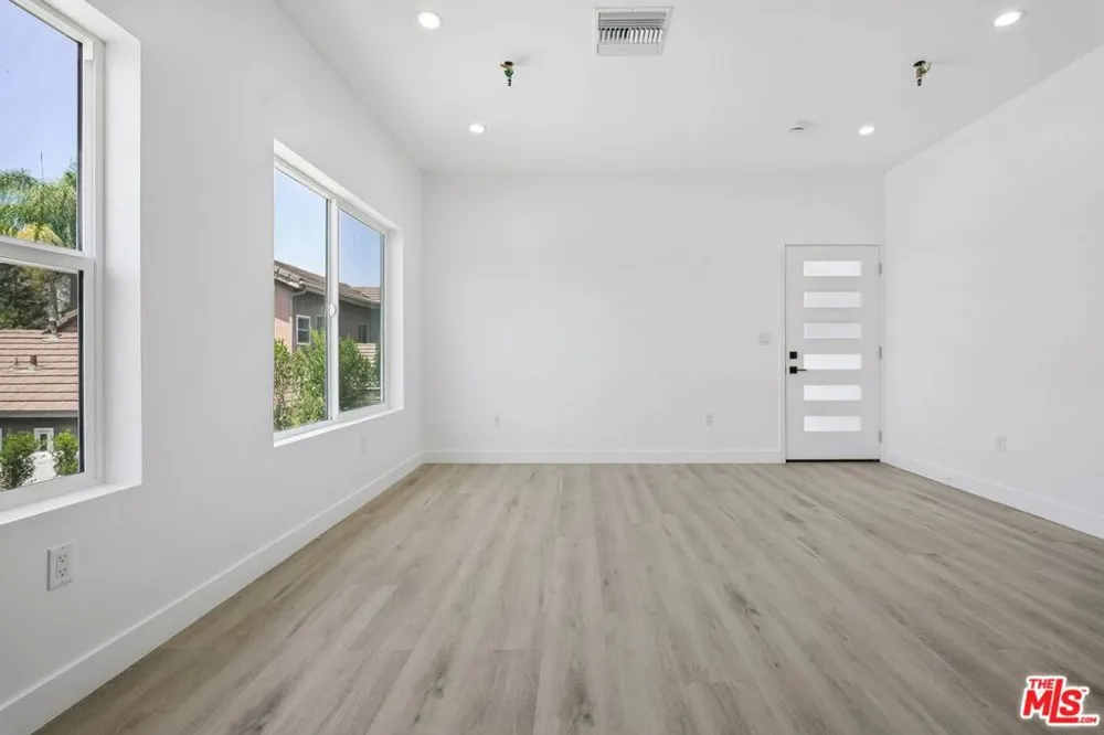 1434 Beverwil Drive #2 Los Angeles, CA 90035