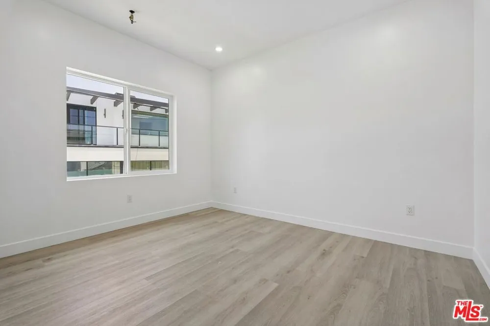 1434 Beverwil Drive #2 Los Angeles, CA 90035