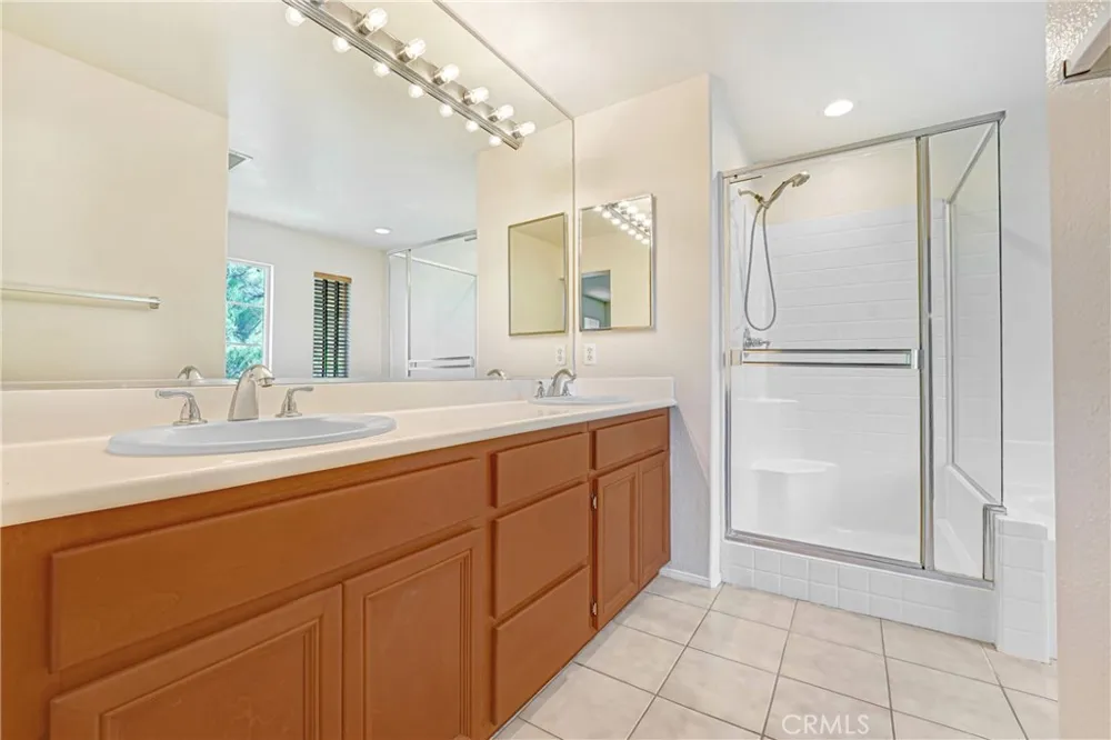 24586 Montevista Valencia, CA 91354