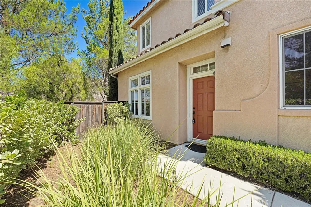 24586 Montevista Valencia, CA 91354