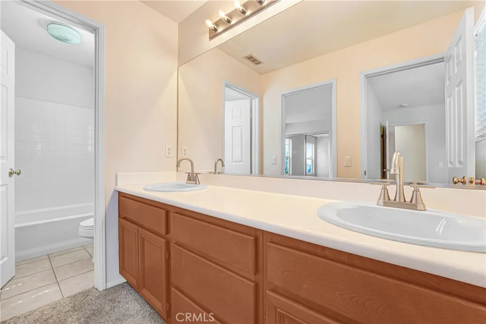 24586 Montevista Valencia, CA 91354