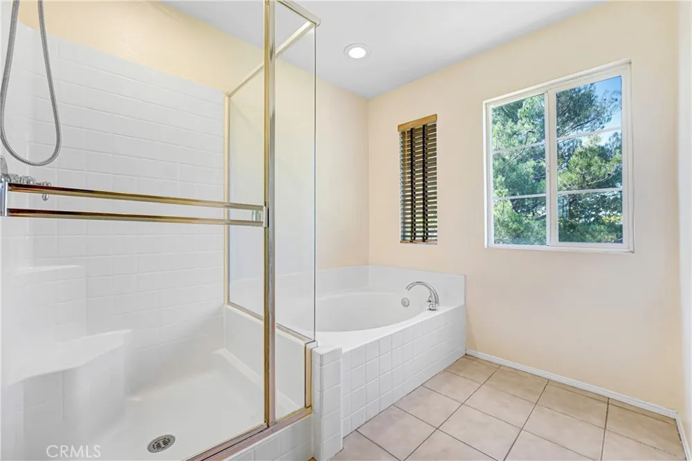 24586 Montevista Valencia, CA 91354