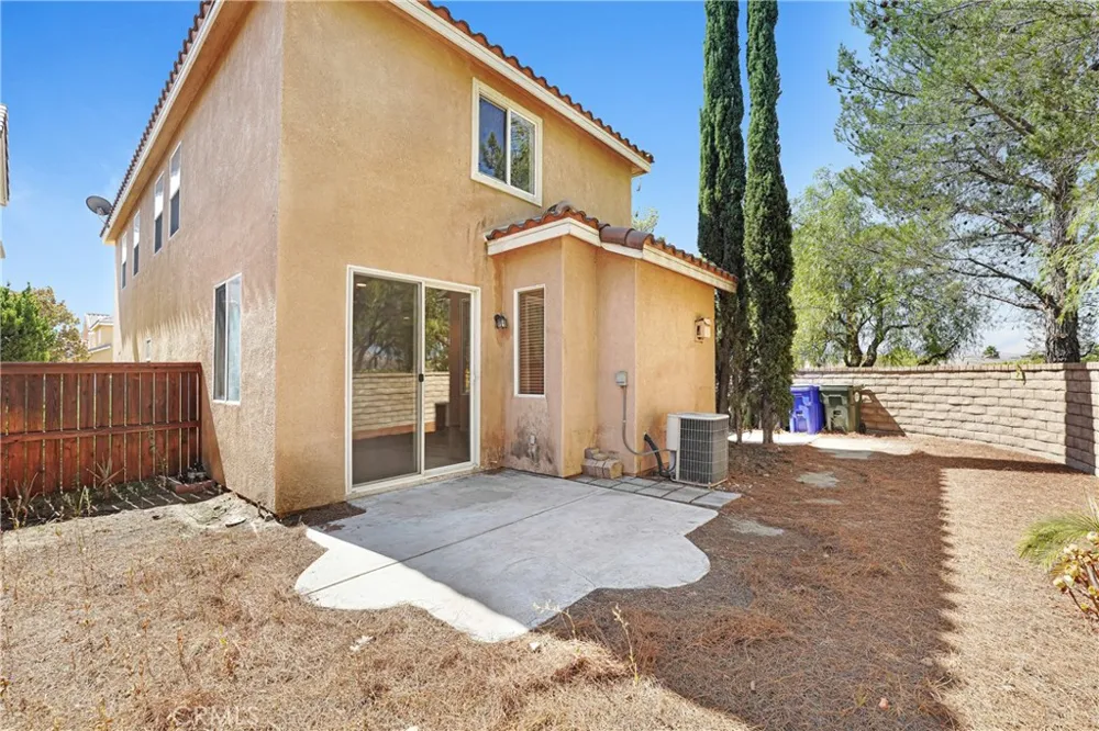 24586 Montevista Valencia, CA 91354