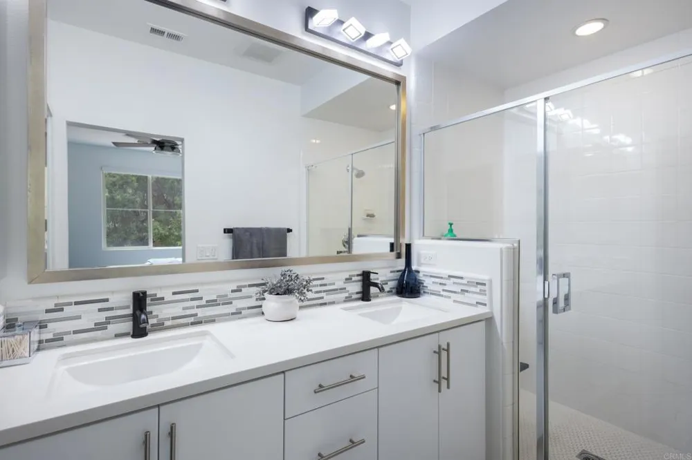 1714 Fairlead Ave Carlsbad, CA 92011