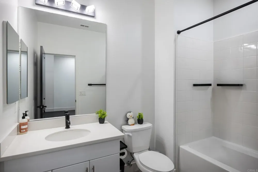 1714 Fairlead Ave Carlsbad, CA 92011