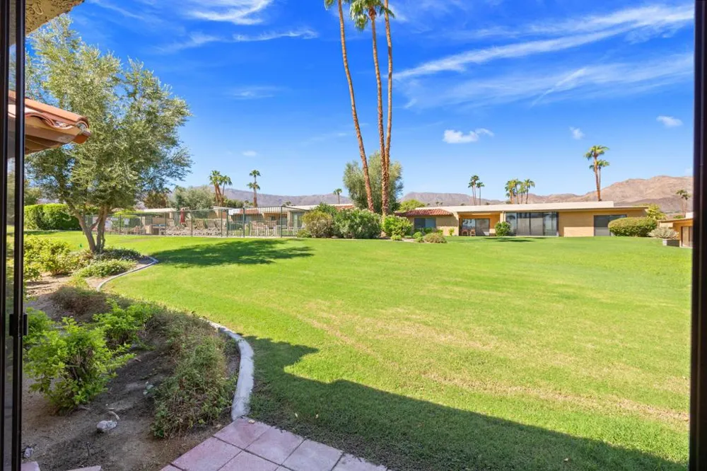 48435 Alamo Drive Palm Desert, CA 92260