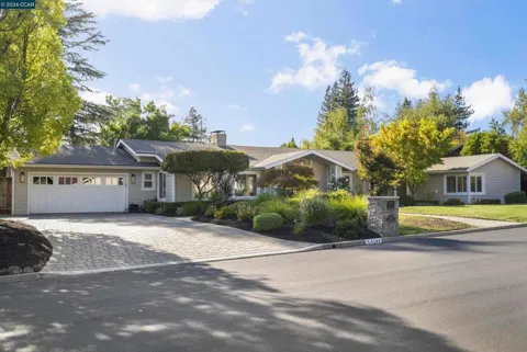 3144 Roundhill Rd