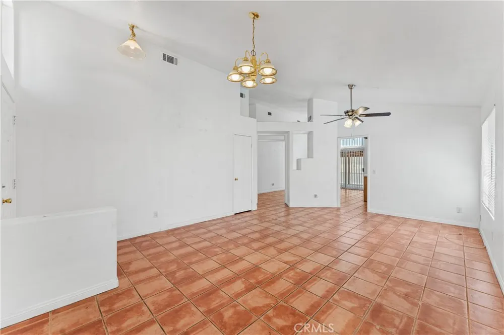 5546 Laurel Avenue Palmdale, CA 93552