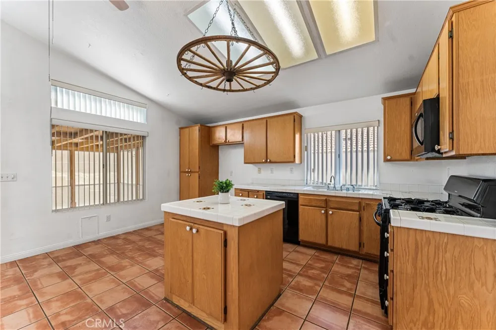 5546 Laurel Avenue Palmdale, CA 93552