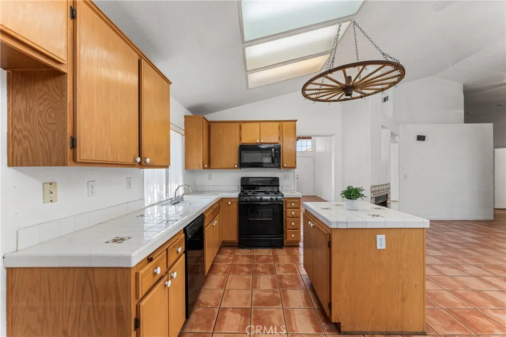 5546 Laurel Avenue Palmdale, CA 93552