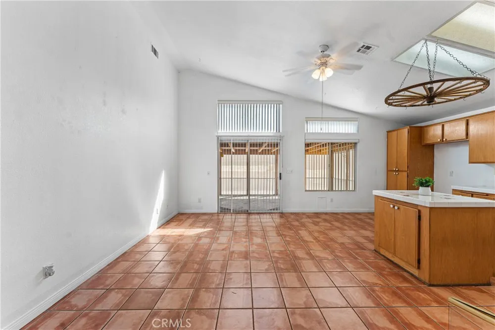 5546 Laurel Avenue Palmdale, CA 93552