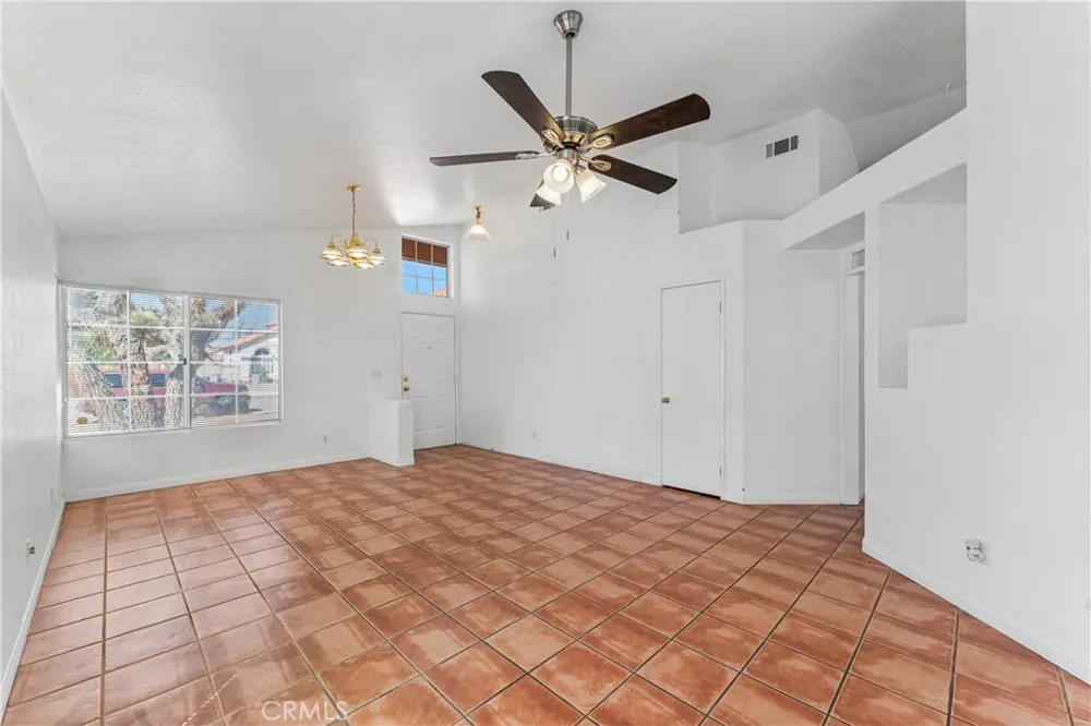 5546 Laurel Avenue Palmdale, CA 93552