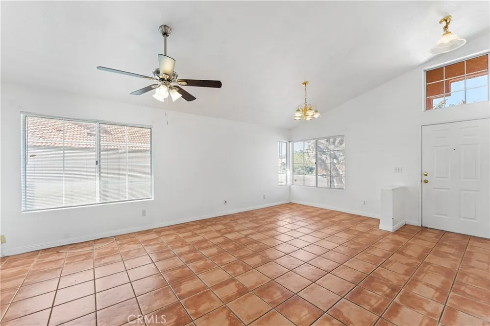 5546 Laurel Avenue Palmdale, CA 93552