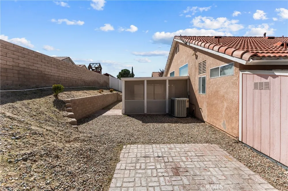 5546 Laurel Avenue Palmdale, CA 93552
