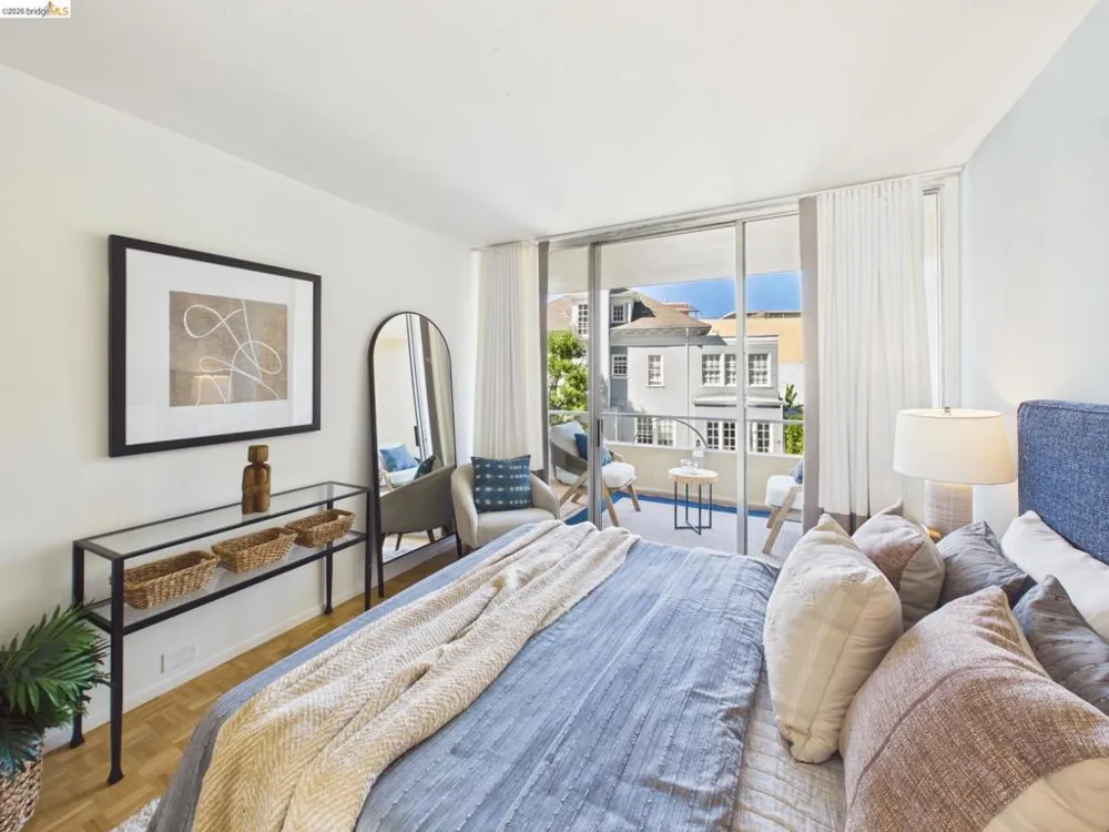 320 Lee St #303 Oakland, CA 94610