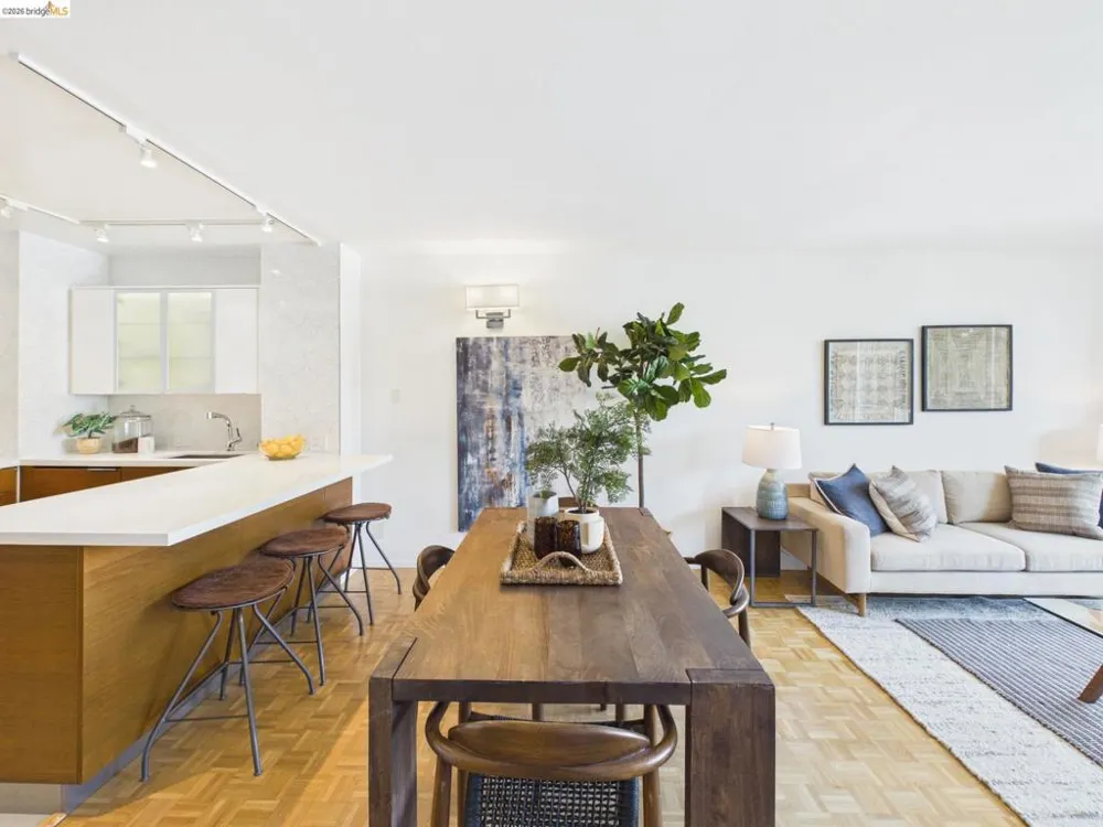 320 Lee St #303 Oakland, CA 94610