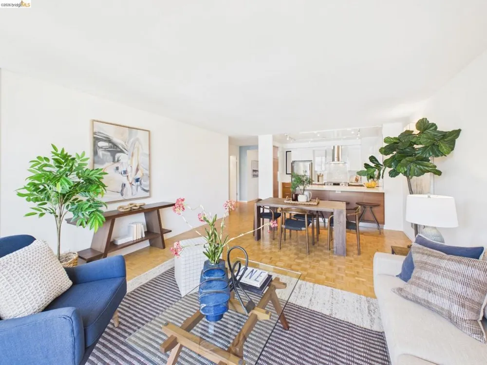320 Lee St #303 Oakland, CA 94610