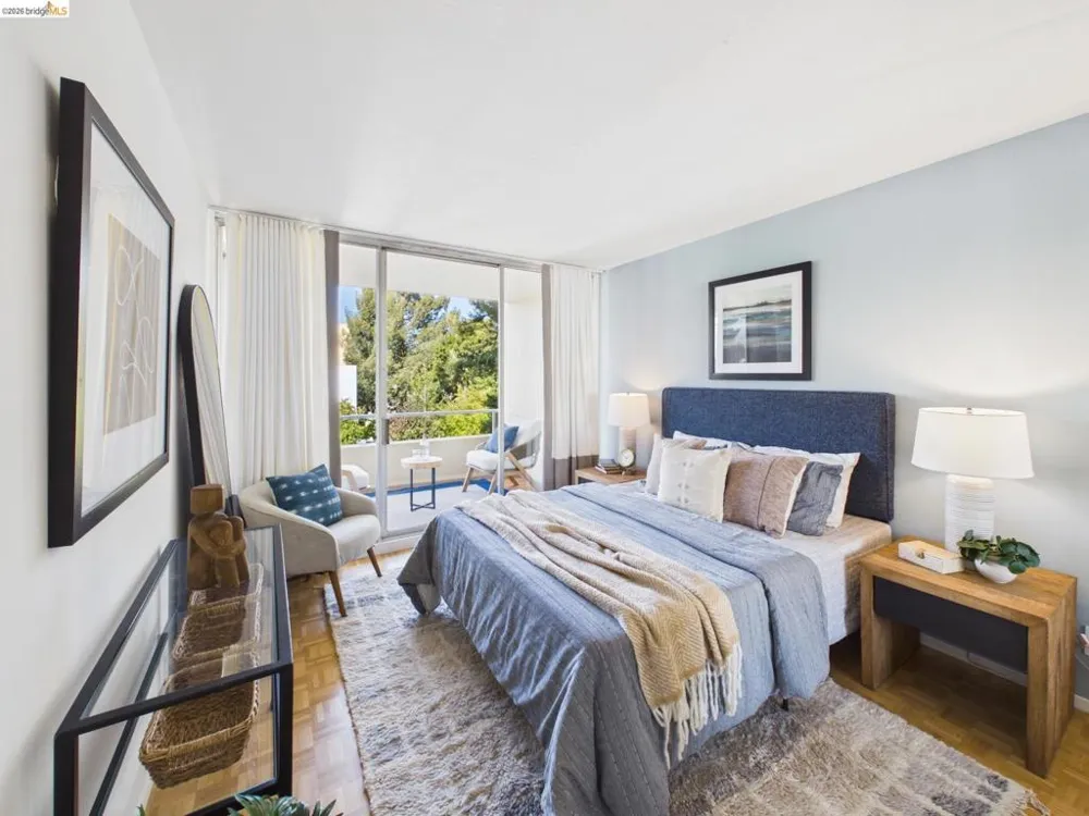 320 Lee St #303 Oakland, CA 94610