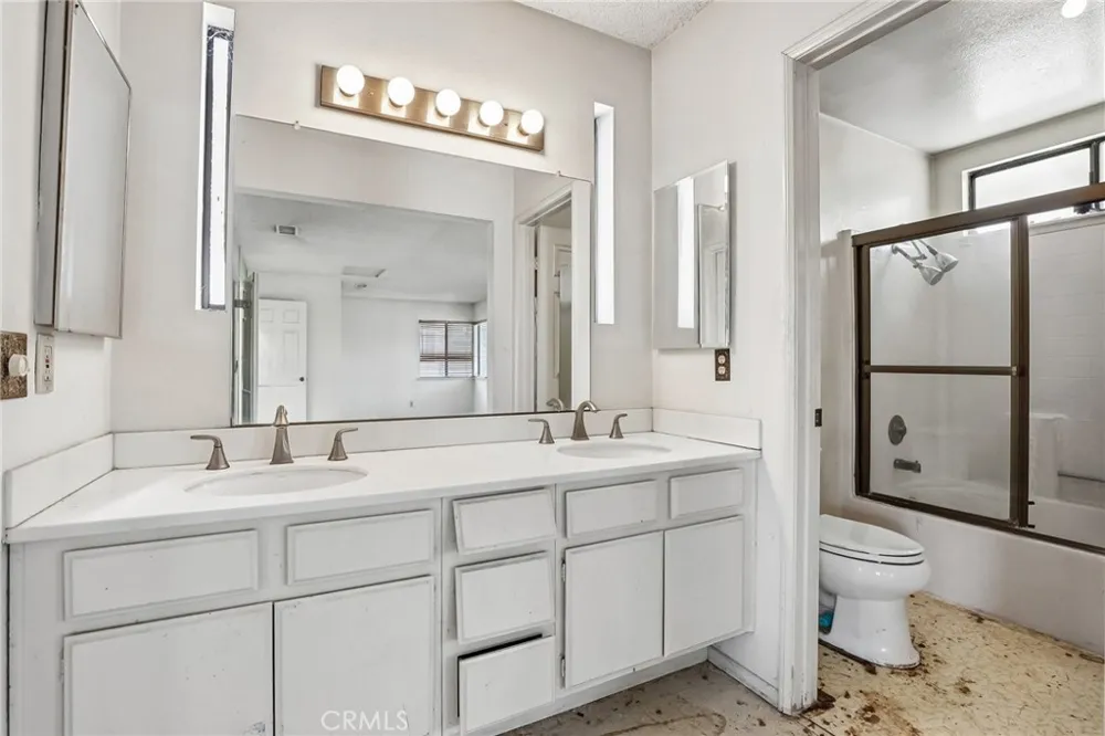 1215 Holt Placentia, CA 92870
