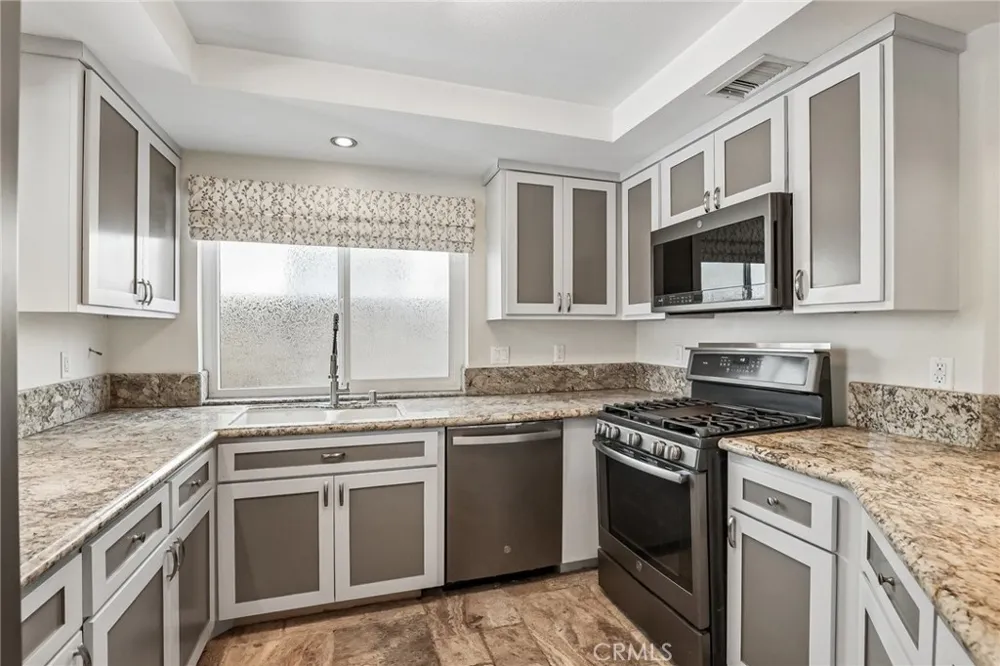 1215 Holt Placentia, CA 92870