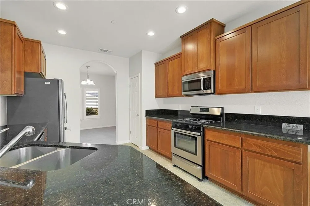 2050 Moss Glen Loop Linda, CA 95901