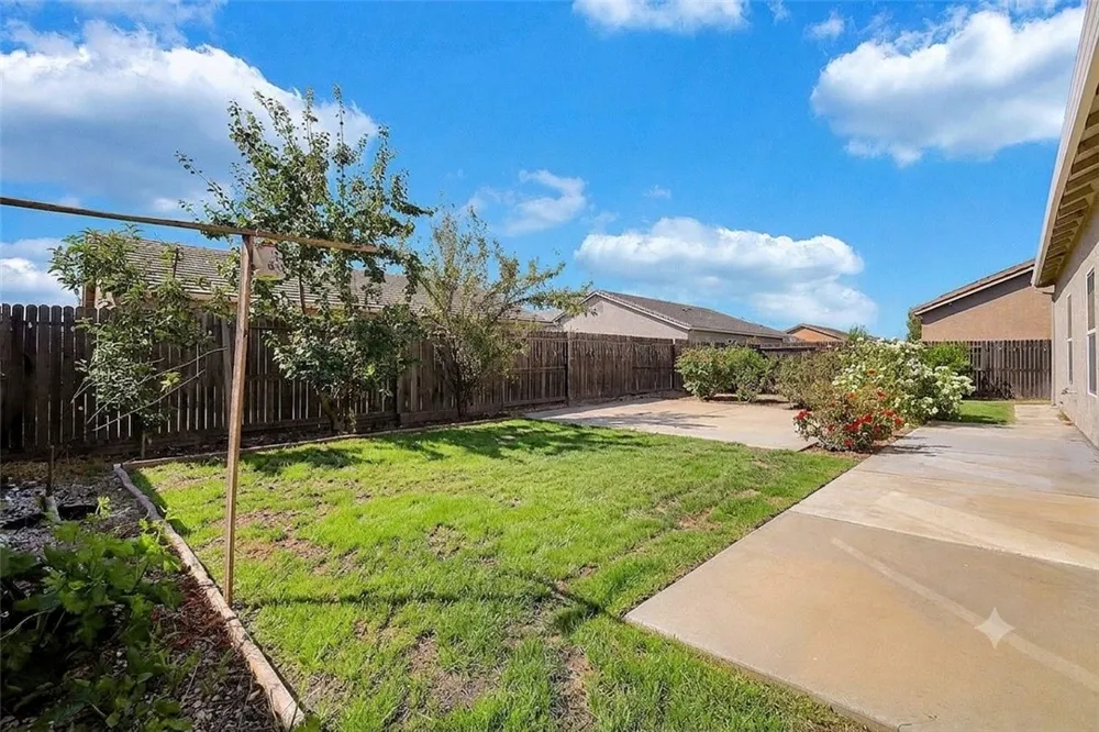 2050 Moss Glen Loop Linda, CA 95901