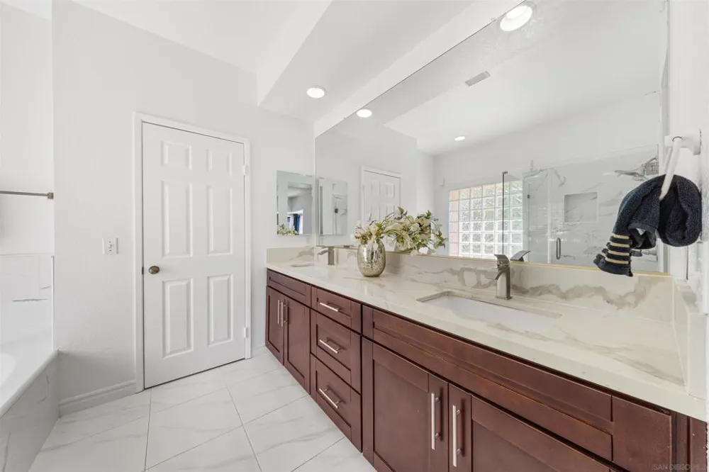 4341 Nobel #113 San Diego, CA 92122